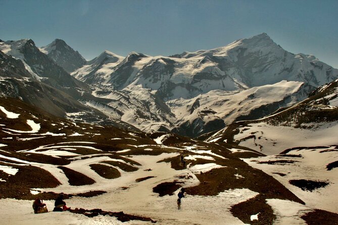 14 Days Annapurna Circuit Trek - The long road to the trail: Besisahar and the Jeep to Chame