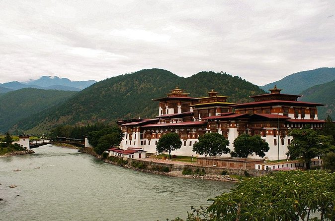 5 Days Tour in Bhutan - Private transport and pacing: why this feels easier than planning it yourself