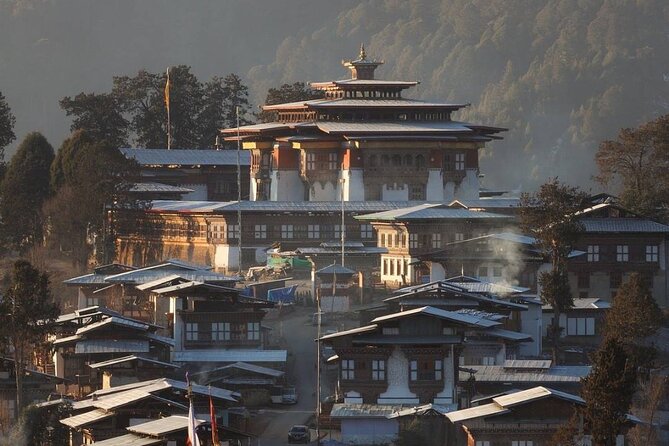 6 Days Bhutan Private Tour to Gangtey - Day 4: Khamsum Yulley Namgyal Chorten hike, then Rinpung Dzong in Paro