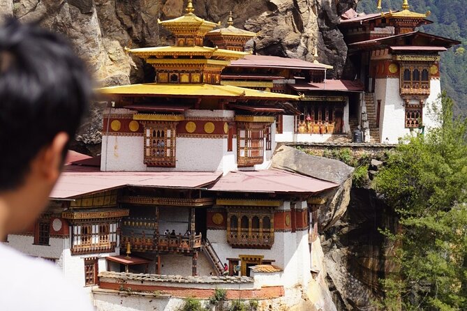 8 Day Cultural Immersion - Khamsum Yulley Chorten, Farmhouse Lunch, and Hilltop Nunnery Views