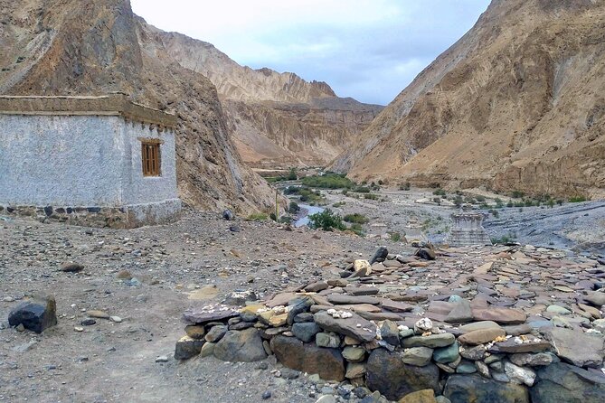 8 Days Markha Valley Trek: Shared Tour with Meals Included - Entering Leh the right way: airport, Thiksey, and monastery views