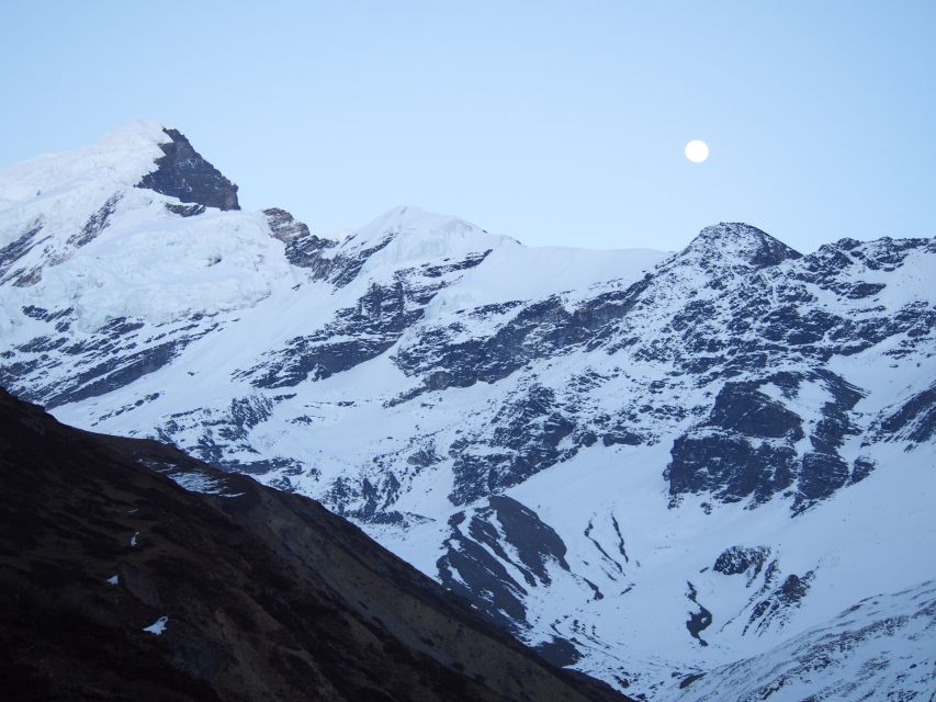 Annapurna Circuit Trekking 13 Days - Tatopani to Ghorepani to Poon Hill: finishing with a classic sunrise