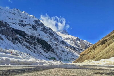 Atal Tunnel Sightseeing Tour Covering Sissu & Solang Valley - Stop 1: Riding Through the Atal Tunnel Like a Moving Landmark