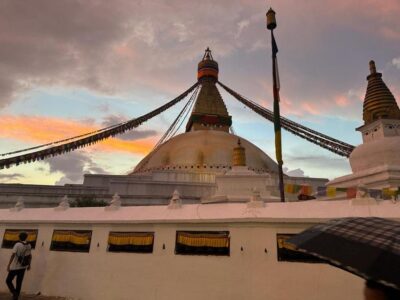 Bhaktapur Durbar Square and Boudhanath Stupa - Kathmandu pickup to Boudha Stupa: what the first 80 minutes feel like