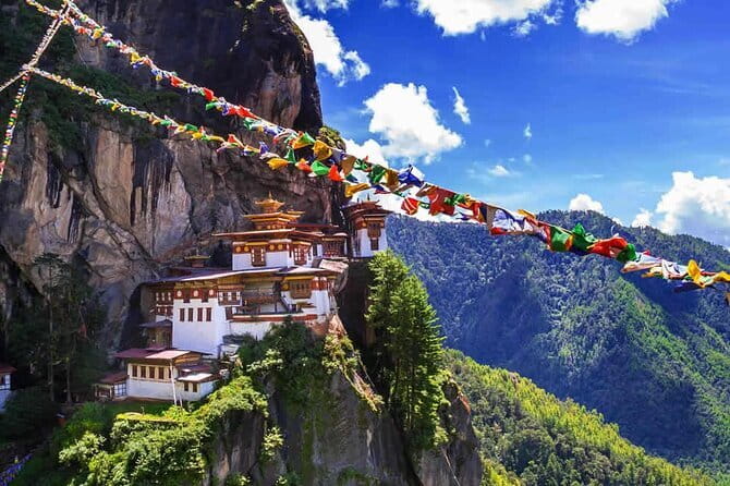 Bhutan Private Multi Day Tour - Punakha Suspension Bridge and the return toward Paro