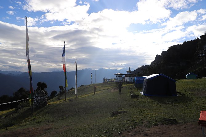 Bumdrak Trek - Tiger's Nest Monastery Overnight Trek - Overnight camping in the wild: equipment, meals, and staying comfortable