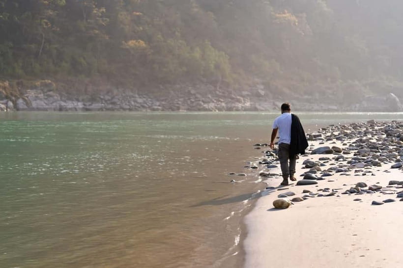 Early Morning 2 Hours Yoga Session In Rishikesh at Ghat - Why sunrise yoga on the Ganges works better than you expect