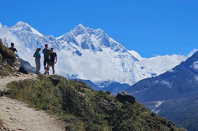 Everest Base Camp Trek - Ama Dablam stop: mother’s necklace before the big altitude push