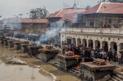 Full Day Kathmandu City Tour: Highlights of the Kathmandu Valley - Pashupatinath Temple on the Bagmati River: rituals you can watch with context