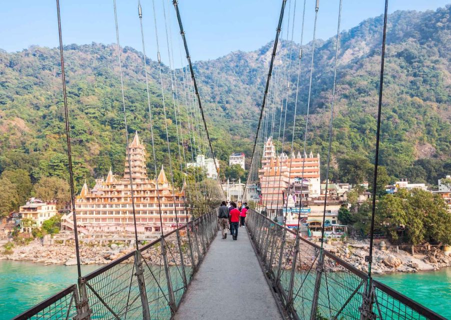 Guided Ashram Walk Tour in Rishikesh with a local - The streets between temples: markets, artisans, and everyday Rishikesh