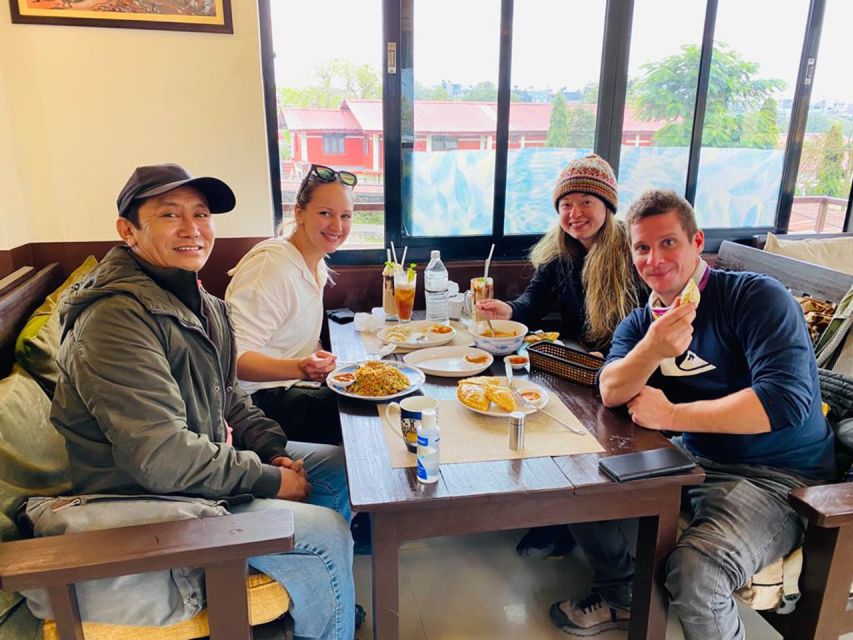 Half day Tibetan cultural tour - Tibetan lunch in a local restaurant: momos and thenthuk