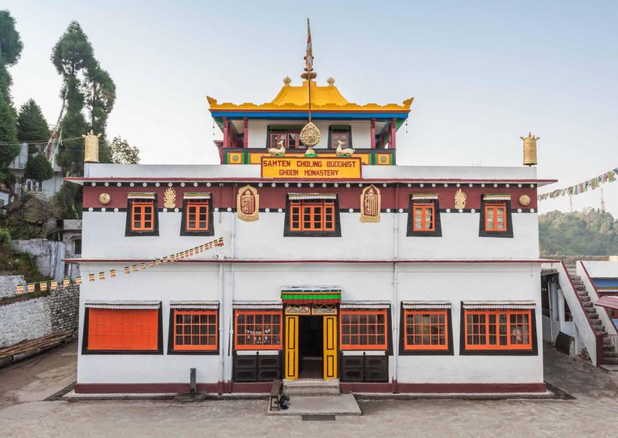 Heritage & Cultural Walk of Darjeeling (2 Hours Guided Tour) - Getting Your Bearings in Darjeeling Without Feeling Like a Tourist Trap