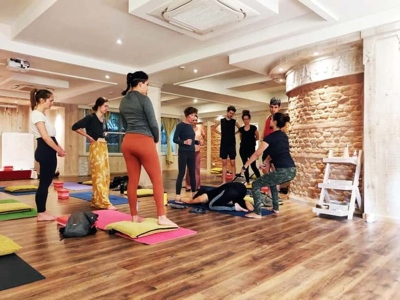 Kathmandu: 1, or 3-Day Yoga, Meditation & Reiki Retreat - Sattvic Meals and Herbal Tea: Food That Supports the Practice