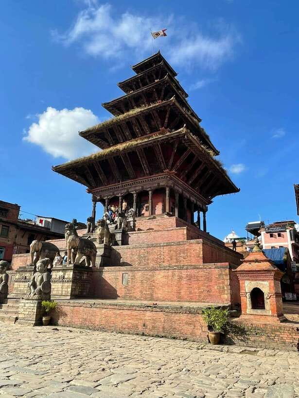 Kathmandu: Bhaktapur and Nagarkot Sunrise to Sunset Tour - Bhaktapur Durbar Square: Temples, Palaces, and Craft Details