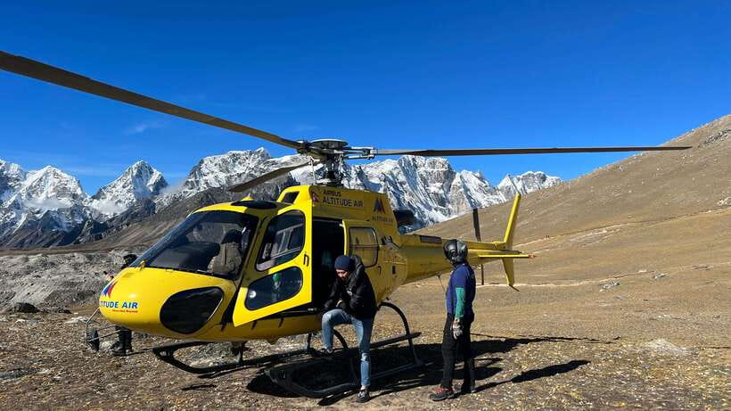 Kathmandu: Everest Helicopter Tour with Landing & Breakfast - Kala Patthar landing: what you gain, and why you should request early