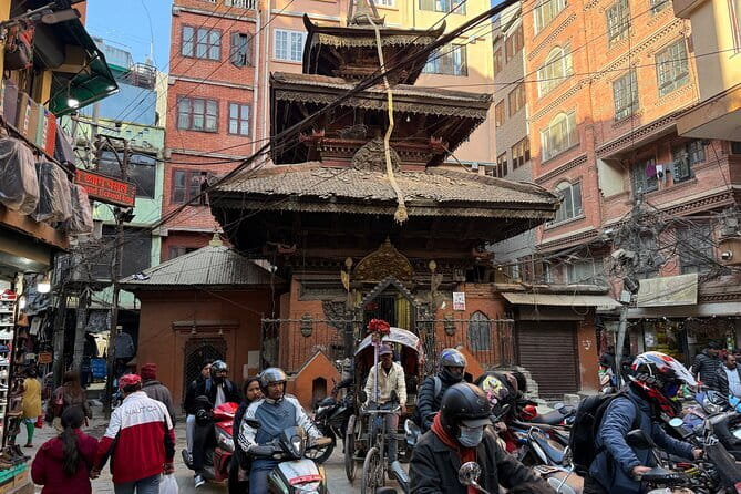 Kathmandu: Food, Drink and Shopping Rickshaw Tour - Getting oriented in Thamel with a rickshaw ride that actually helps