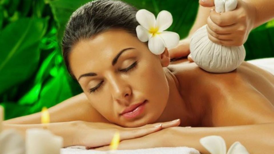 Kathmandu: Full-Day Yoga, Body Massage and Pedicure Package - Group size and an English-speaking guide: comfort without confusion