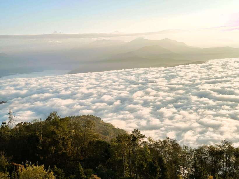 Kathmandu: Nagarkot Sunrise & Hiking to Changunarayan - Nagarkot Viewpoints and Guided Sightseeing: More than one photo stop