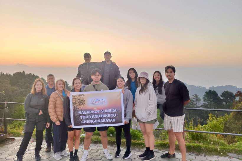 Kathmandu: Nagarkot Sunrise Tour Private or Group with Lunch - The Nagarkot viewpoint window: what you’ll actually see between 5:30 and 6:30