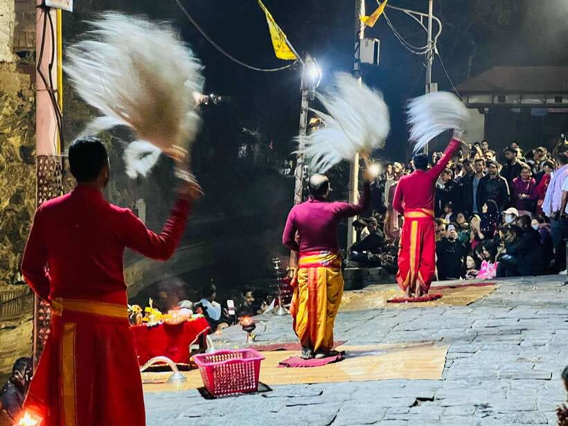 Kathmandu: Pashupatinath Evening Aarati Tour Private/Group - Getting There From Thamel: Pickup, Drive, and Timing