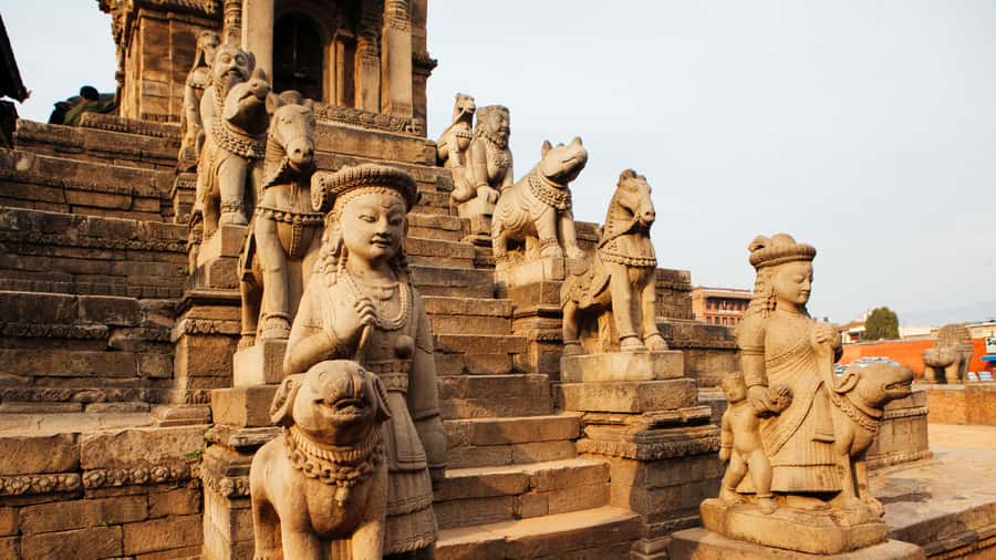 Kathmandu: Private Patan and Bhaktapur Sightseeing Tour - Drive to Bhaktapur: swapping the mood without losing momentum