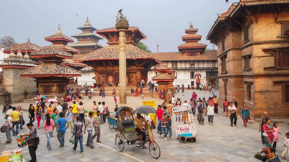 Kathmandu Sightseeing By Bus Day Trip - Kathmandu Durbar Square: finish with the cultural centerpiece