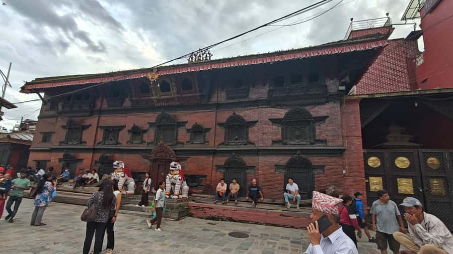 Kathmandu: UNESCO Heritage Site Private & Guided Tour - Small Rules and Practical Tips for a Smooth Day