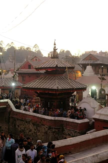 Katmandu: Pashupatinath Open Cremation & Evening Aarati - Arya Ghat open cremation: what to watch for, and how to act