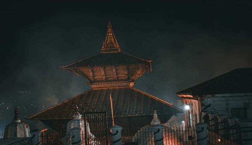 Katmandu: Pashupatinath Open Cremation & Evening Aarati - The Pashupatinath Aarati at night: 6:00–6:30 PM and why it matters