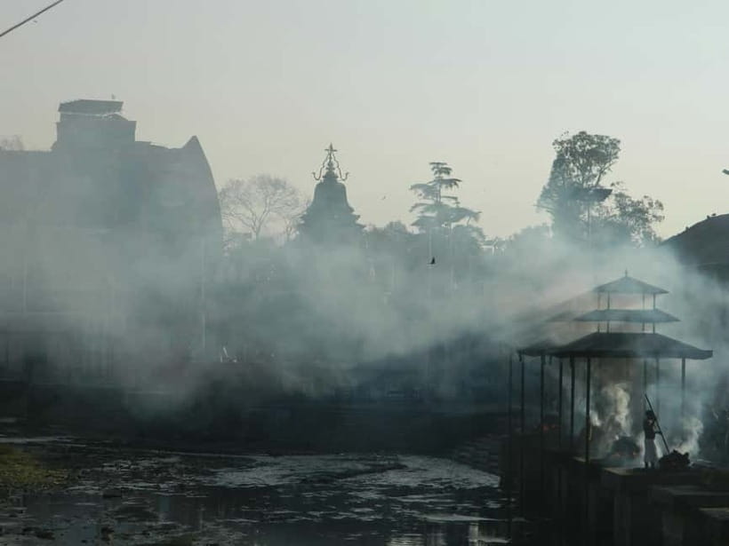Katmandu: Pashupatinath Open Cremation & Evening Aarati - Price and logistics: paying $27 for a tight, private night