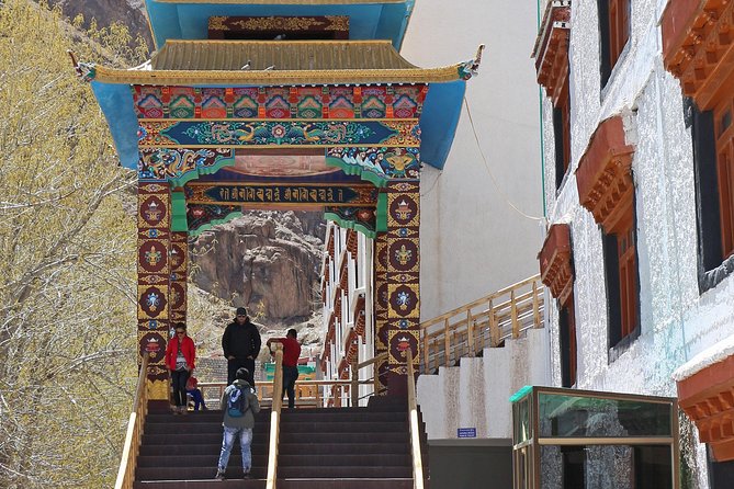 Leh Monastry Half Day Tour - Private transportation and pickup: why the car is the whole point
