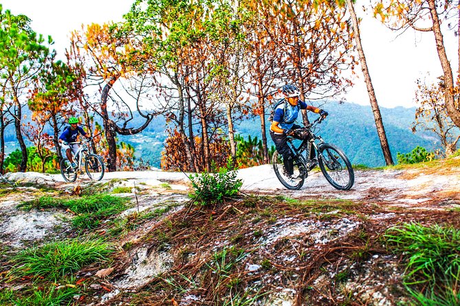 Mountain Bike Tour - Guides make the difference: traffic briefing and smooth city transitions