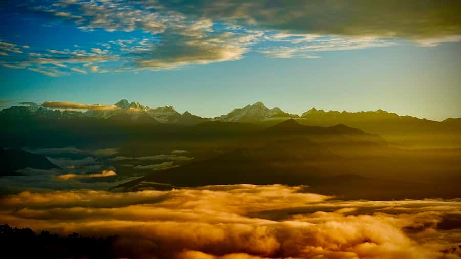 Nagarkot & Bhaktapur Tour with Private Transport - Bhaktapur’s UNESCO core: what you’ll notice first on the streets