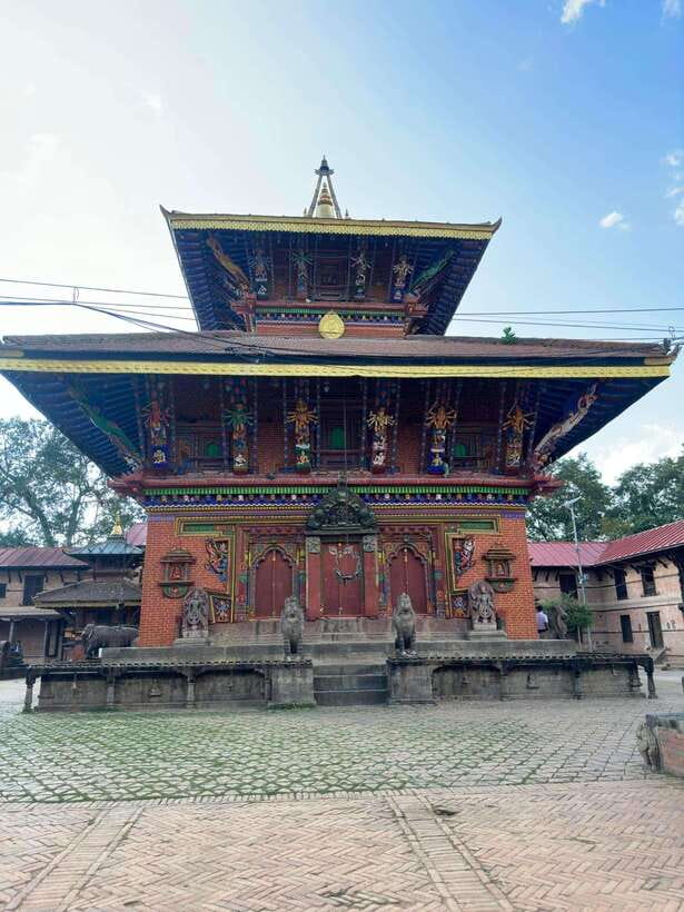 Nagarkot Sunrise With 7 UNESCO World Heritage Private Tour - Kathmandu Durbar Square: royal past, present-day worship