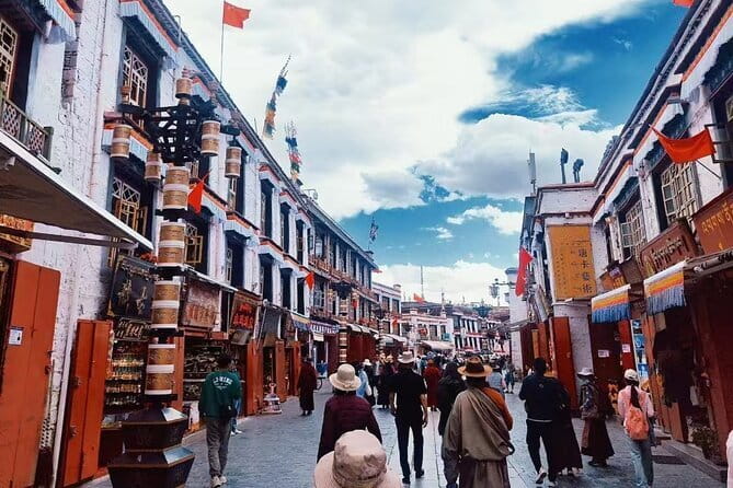 Panorama Multi Day Tour in Tibet - Friendship Highway to Tingri and Qomolangma National Preserve