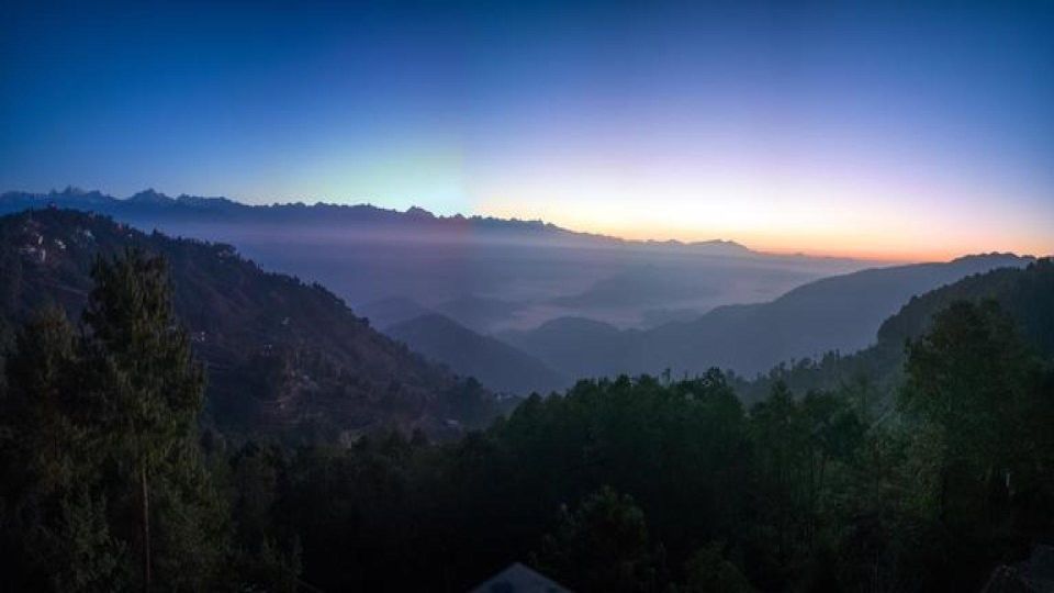 Panoramic Day Hike from Nagarkot to Changunarayan with Lunch - The main hike toward Changu Narayan Temple (and why it’s not a slog)