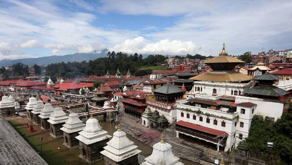 Pashupatinath: Evening tour of temple and Aarati ceremony - Sunset and the Pashupati Aarati ceremony: lights, mantras, and drums