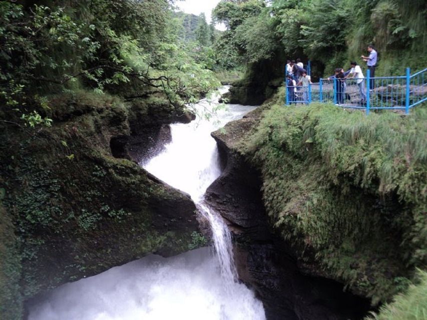 Pokhara: Pokhara Highlights Tour by Bus - Bindabasini Temple: Durga worship in the center of Pokhara