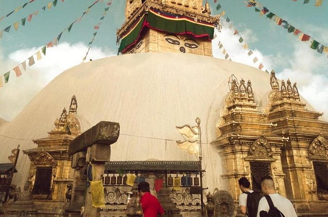 Private Guided Tour in Swayambhunath Stupa - Door-to-door pickup: the real value of a private car