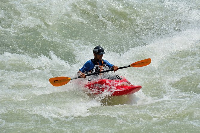 Rafting Brahmpuri Down (9 km) - What the river feels like: current, small rapids, and a cliff-jump stop