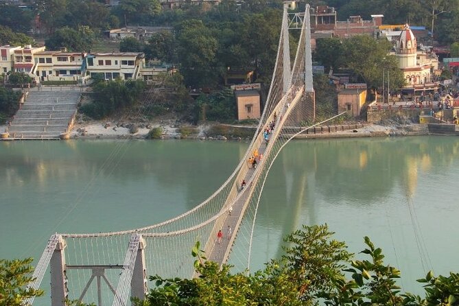 Rishikesh Cultural Sightseeing Tour with Ganga Aarti - Divine Life Society (Sivananda Ashram): a slower pause in the middle