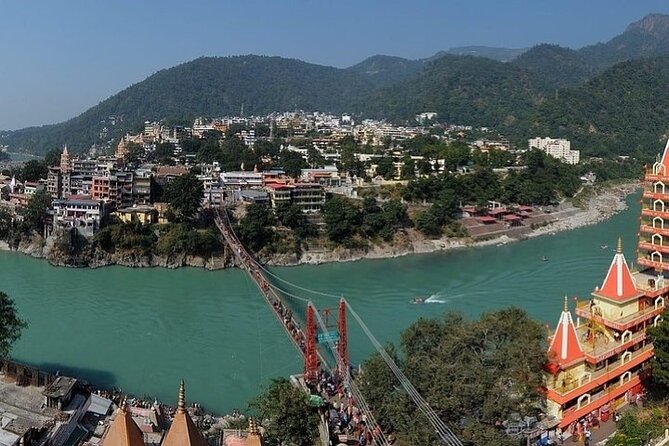 Rishikesh Cultural Sightseeing Tour with Ganga Aarti - Parmarth Niketan Ashram and the Ganga Aarti: the main event