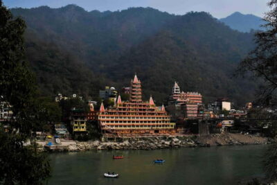 Rishikesh Spiritual Evening Tour with Sacred Ganga Aarti - Starting at Trayambakeshwar and getting your bearings