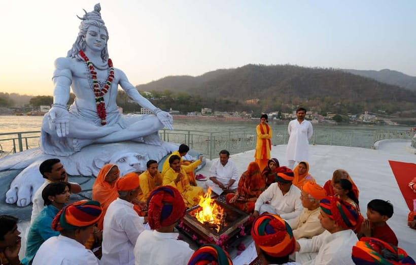 Rishikesh: Walking Tour of Ashrams and Ghats - Shatrughana Temple Ghat: starting where the Ganges feels personal