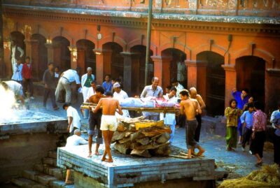 Sacred Pashupatinath: Aarati,Cremation Rites & Boudha Stupa - Pashupatinath Temple: seeing Shiva devotion without rushing the rules