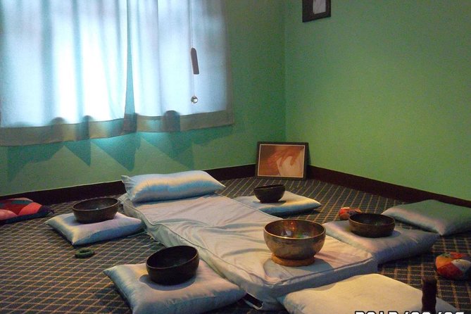 Sound Bath (Sound Healing Session Every Evening) in Nepal - How the singing bowls and frequencies are explained
