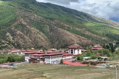 Trip to Bhutan - Day 2: Buddha Dordenma, Memorial Chorten, archery culture, and Tashichho Dzong