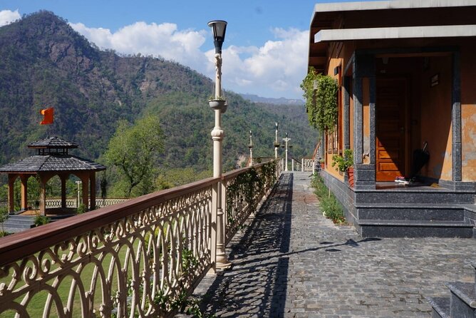 Yoga Retreat in India at Abhayaranya Yoga Ashram, Rishikesh - What your 7-day yoga-and-meditation rhythm really looks like